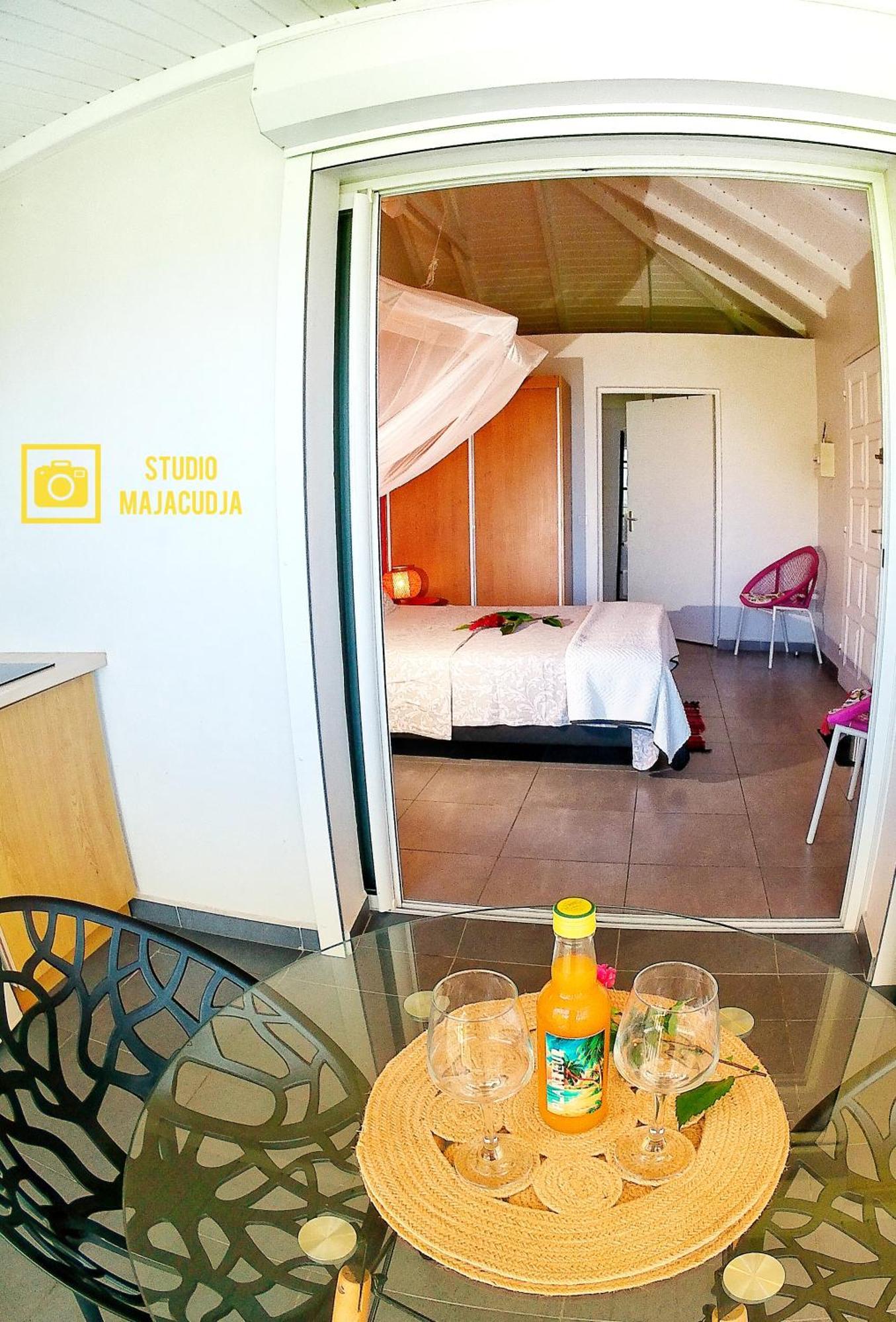 Studio Malacca, Malanga Et Majacudja - O Coeur De Deshaies Oda fotoğraf